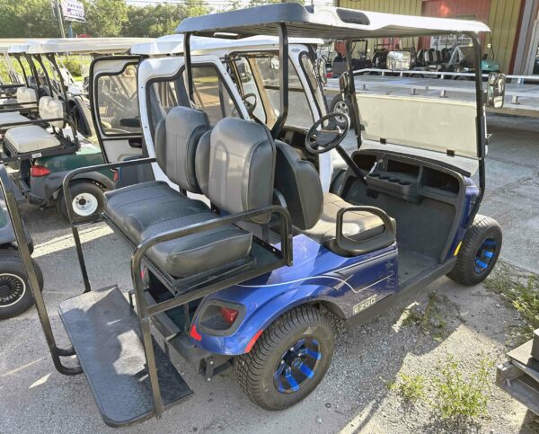 2018 EZGO TXT - 4 Passenger - Electric - Image 2